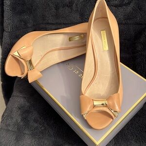 Louise et Cie Open toed pumps